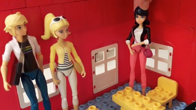 Адриан и Хлоя? Маринетт переезжает в другую страну смотреть онлайн