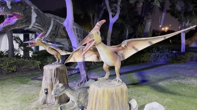 Dubai Garden Glow. Dinosaur Park. UAE. Парк динозавров. Дубай. Эмираты. смотреть онлайн