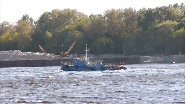 Катер Галс с грузом от Толги до Ярославля 15 09 2017г смотреть онлайн
