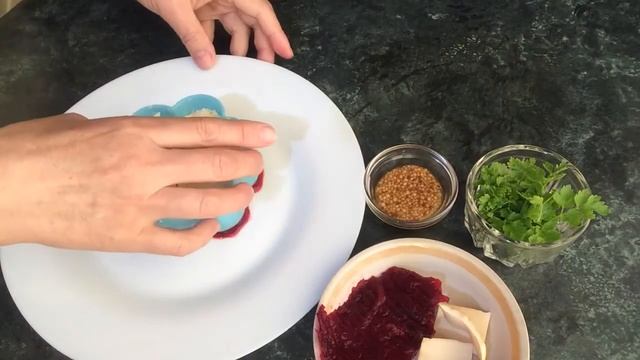 Салат простой и вкусный с копченым сыром и свеклой ! смотреть онлайн