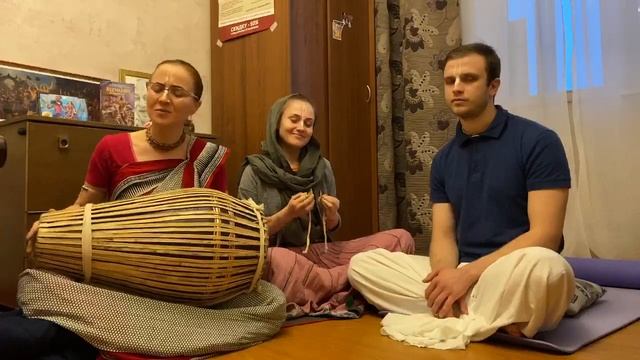 ⚡?Киртан Харинама 3/7 (воспевание Святых Имен Бога) Тарини Хари Киртана д.д. + Станислав + Анна ?⚡ смотреть онлайн