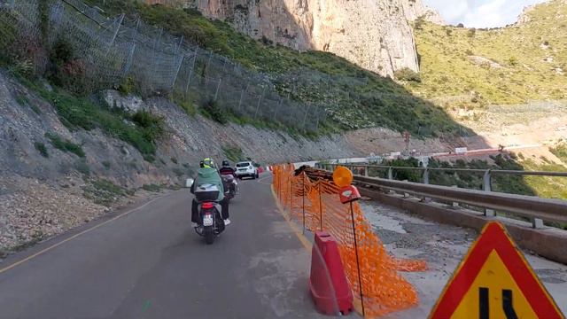 На скутере по горной дороге вдоль побережья Тирренского моря. Апрель 2023 смотреть онлайн