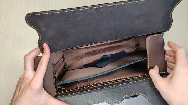 Средний кофр от компании "Петербургские шорные мастерские" смотреть онлайн