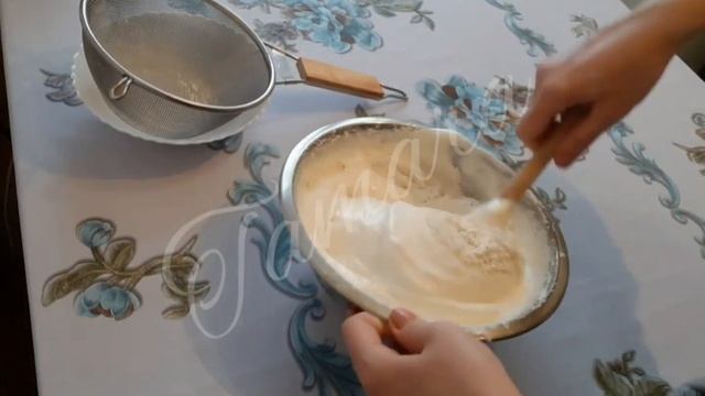 Сухой бисквит взбиваем желтки и белки вместе Բիսկվիտ հարում ենք դեղնուցը և սպիտակուցը միասին Biscui