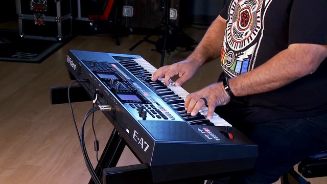 Roland EA-7 Arranger Keyboard - Quick Jam With Ed Diaz