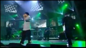 Eminem-lose-yourself-live-at-grammy-awards-2003
