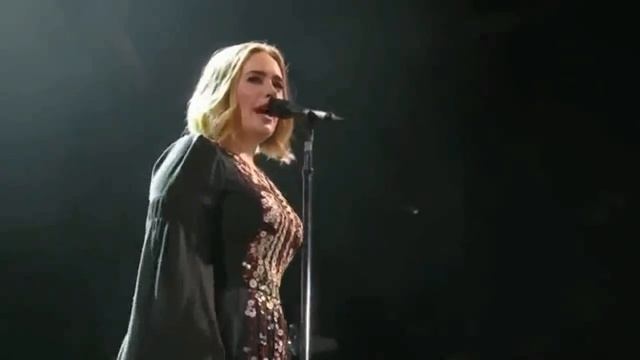Adele - Skyfall (Live 2016 Glastonbury Festival)