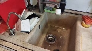 После замены фильтра гейзер вода не течет