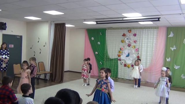 вальс на 8 марта 2018г детский сад " УМКА" гр. " Цыплята" смотреть онлайн