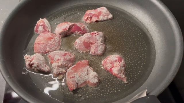 КУРИНАЯ ПЕЧЕНЬ с луком. КАК ПРАВИЛЬНО ЖАРИТЬ ПЕЧЕНЬ. ПРОСТОЙ РЕЦЕПТ!!! смотреть онлайн