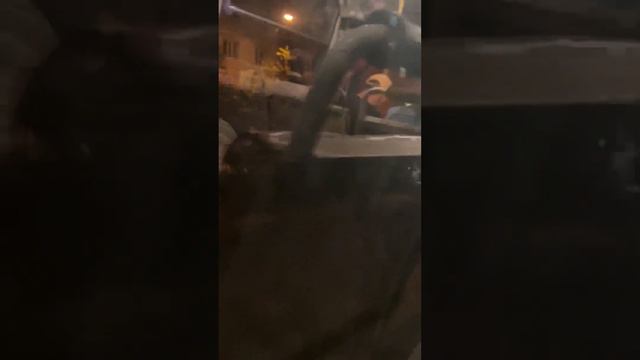 «Едет где не ходит!» МАЗ-103 Резервом Около ост. Роддом-4 смотреть онлайн