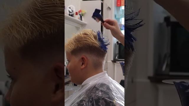 Синий мальчик | Синее окрашивание | Цвет неба на волосах #shorts