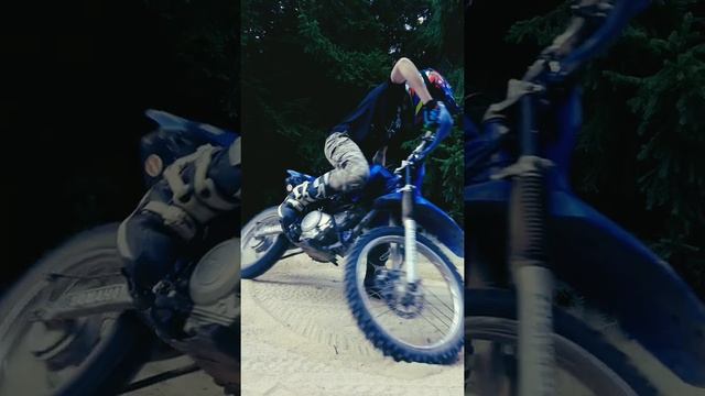 Dirt Bike Badass Donut In Sand смотреть онлайн