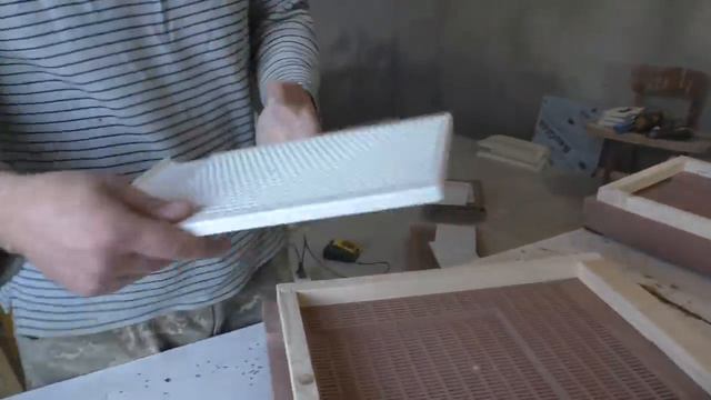 Скоро пыльцу собирать а пыльцезборники не готовы ;))) 9.03.2021 смотреть онлайн