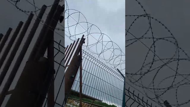 ВДЦ Смена продолжение аннексии пляжа Сукко. Дети в клетке за колючей проволокой. смотреть онлайн