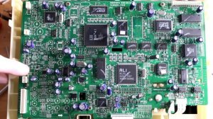 Что внутри музыкально центра Samsung. Потрошим и залипаем.