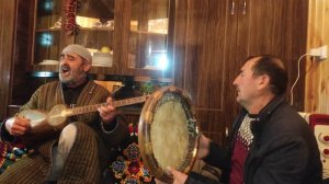 Эй баҳори дилкушо боре мададгорам бишав,... Мулобобо нав