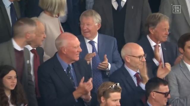 Cristiano Ronaldo Walks Out For His Second Manchester United Debut At Old Trafford смотреть онлайн