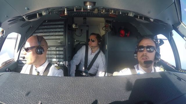 [Cockpit View] InterSky ATR72-600 Approach And Landing Menorca (Mahon) Airport