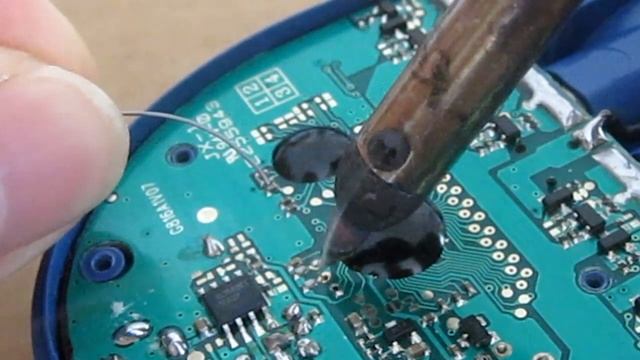 Dim LCD Display Repair - Electronics Fix La Crosse Battery Charger BC500 BC700 BC1000 ESR Meter смотреть онлайн