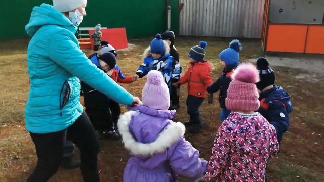 Подвижная игра на улице "Кошки Мышки" смотреть онлайн