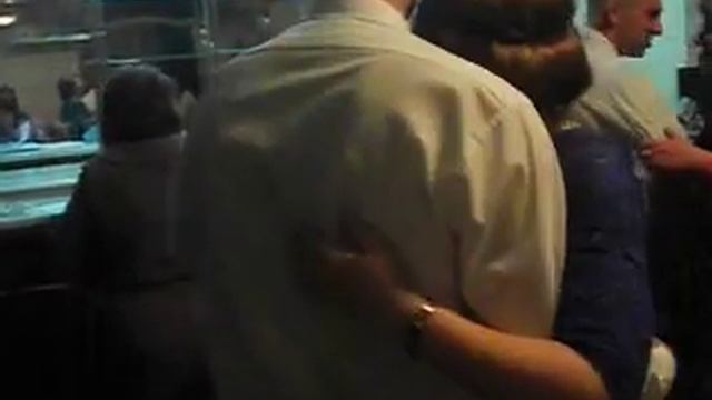 Медленный танец жениха и невесты смотреть онлайн