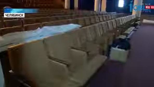 В кинотеатре имени А. С. Пушкина меняют экран смотреть онлайн