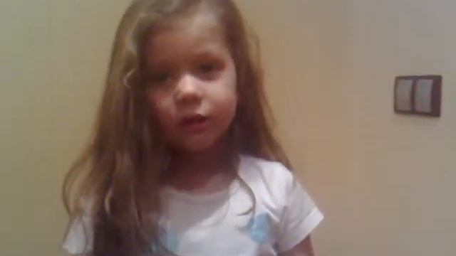 Дочка читает Игоря Северянина смотреть онлайн