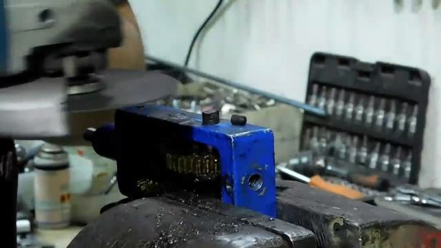 ЭТО ПРОСТО ГЕНИАЛЬНО/Крутая самоделка из СТАРОЙ НЕГОДНОЙ РУЧНОЙ ДРЕЛИ смотреть онлайн