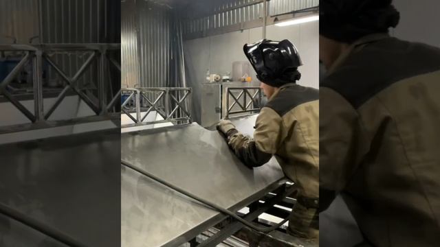 Сварка полуавтоматом. Не закрывай глаза, чтоб не пропустить видео! смотреть онлайн