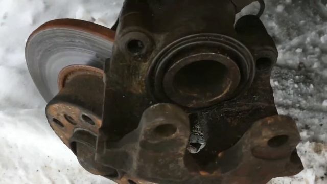 Заклинил суппорт. Наглядно показываю как лечить. смотреть онлайн