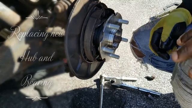 How To Replace Toyota Rav4 Rear Rotor Hub and Bearing смотреть онлайн