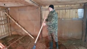 УТЕПЛЕНИЕ КУРЯТНИКА НА ЗИМУ\\\СУХАЯ ПОДСТИЛКА В КУРЯТНИКЕ