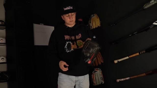 Do Baseball Glove Webs Even Matter? смотреть онлайн