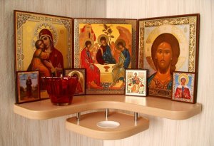 ВОПРОС СВЯЩЕННИКУ "КАК ОБУСТРОИТЬ ДОМАШНИЙ ИКОНОСТАС"