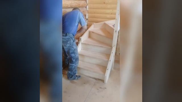 Сборка лестницы от фабрики "Столярыч" смотреть онлайн
