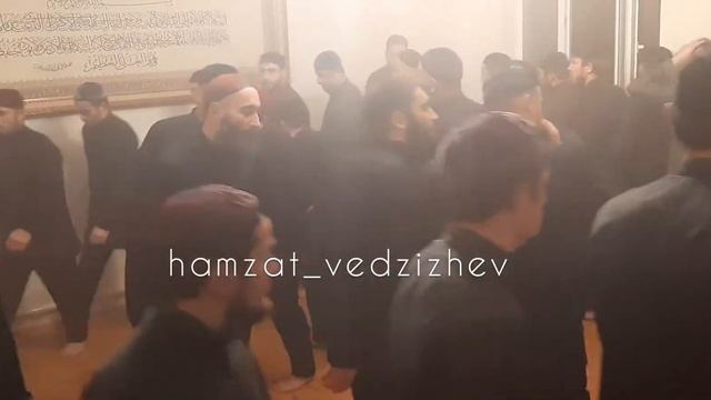 Зикр Цечоев Ислам у Ведзижевых смотреть онлайн