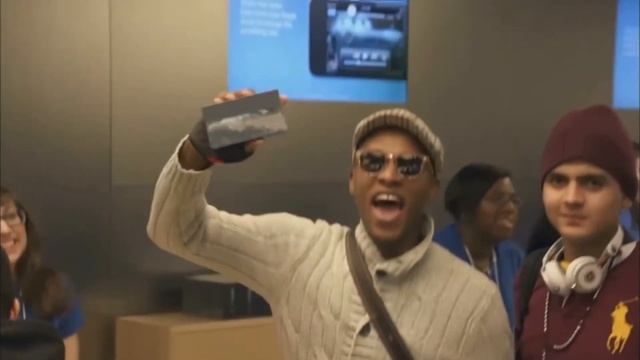 Apple iPhone 5 Fan Commercial смотреть онлайн