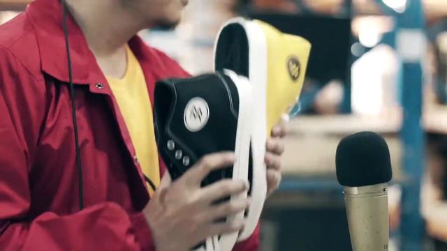 Bikin Lagu dari Sepatu Geoff Max смотреть онлайн