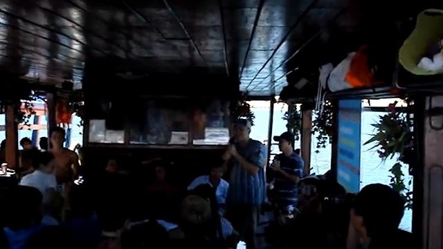 "Катюша"-"Katusha" поет Артур Галинский смотреть онлайн