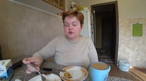 Я в ШОКЕ от канала Виталик и Ангелина! Что там вообще ТВОРИТСЯ? Мукбанг курица, кабачки и кофе