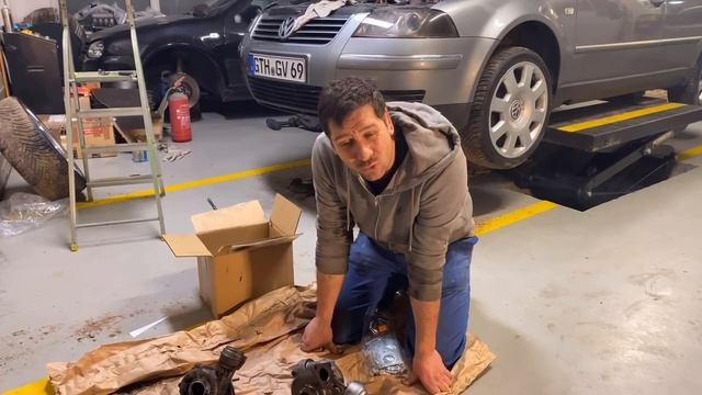 Motorschaden am Passat? Zwei Laien wechseln den Turbo am 1.9 Tdi! смотреть онлайн
