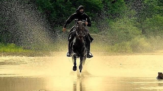 çerkes Circassian (Тэлъхьэ уанэр си шым..)