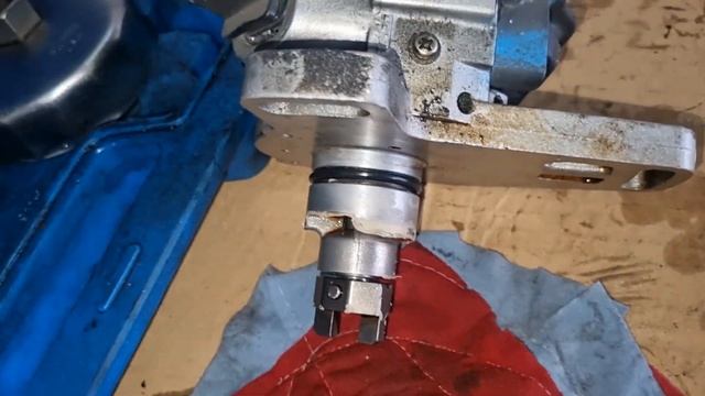 How to replace Distributor oil seal and valve cover gasket Toyota Corona 2.0 @kolokoygarage смотреть онлайн