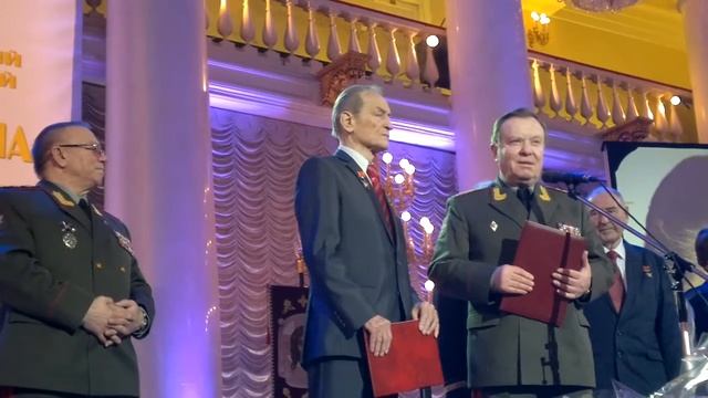 Михаила Ножкина поздравляют военноначальники смотреть онлайн