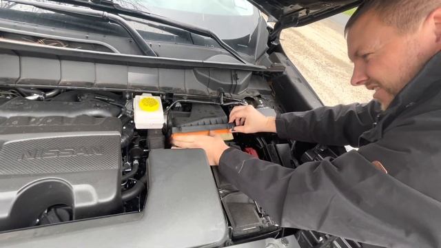 2022 Nissan Pathfinder How To Change Engine Air Filter 22 смотреть онлайн