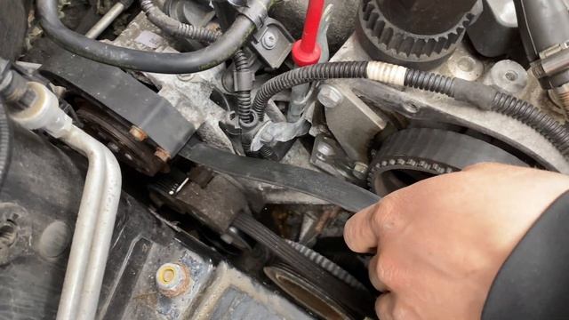 Fiat 500 Abarth | Zahnriemen, Keilrippenriemen und Wasserpumpe wechseln | DIY смотреть онлайн