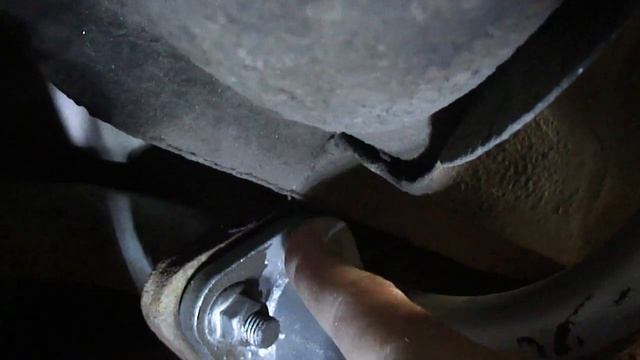 Выхлопная Bosal стучит по бензобаку и громко рычит смотреть онлайн