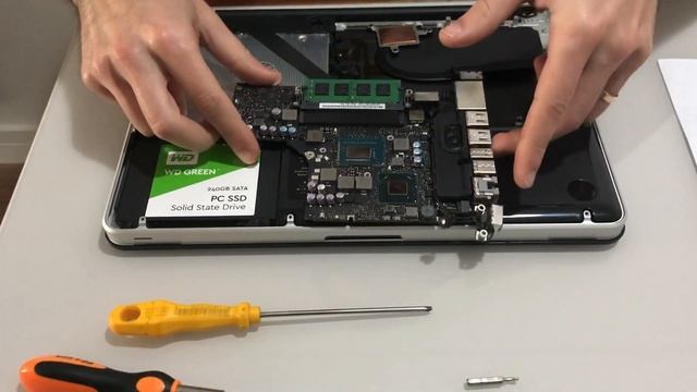 Como Desmontar E Trocar Pasta Térmica Do MacBook A1278