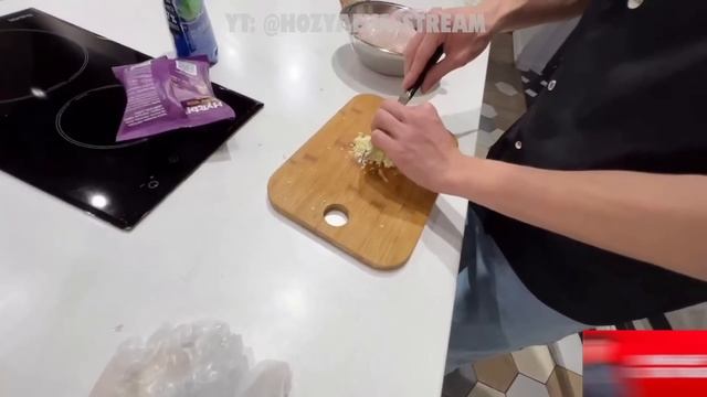 1 ДЕВУШКА И 5 МУЖИКОВ НА КУХНЕ! ЛЕГЕНДАРНЫЙ КУКИНГ ХАЗЯЕВА | ПАРАДЕЕВИЧ, КОРЕШ, ГОРИЛЛЫЧ, ЭКСАЙЛ ИР смотреть онлайн